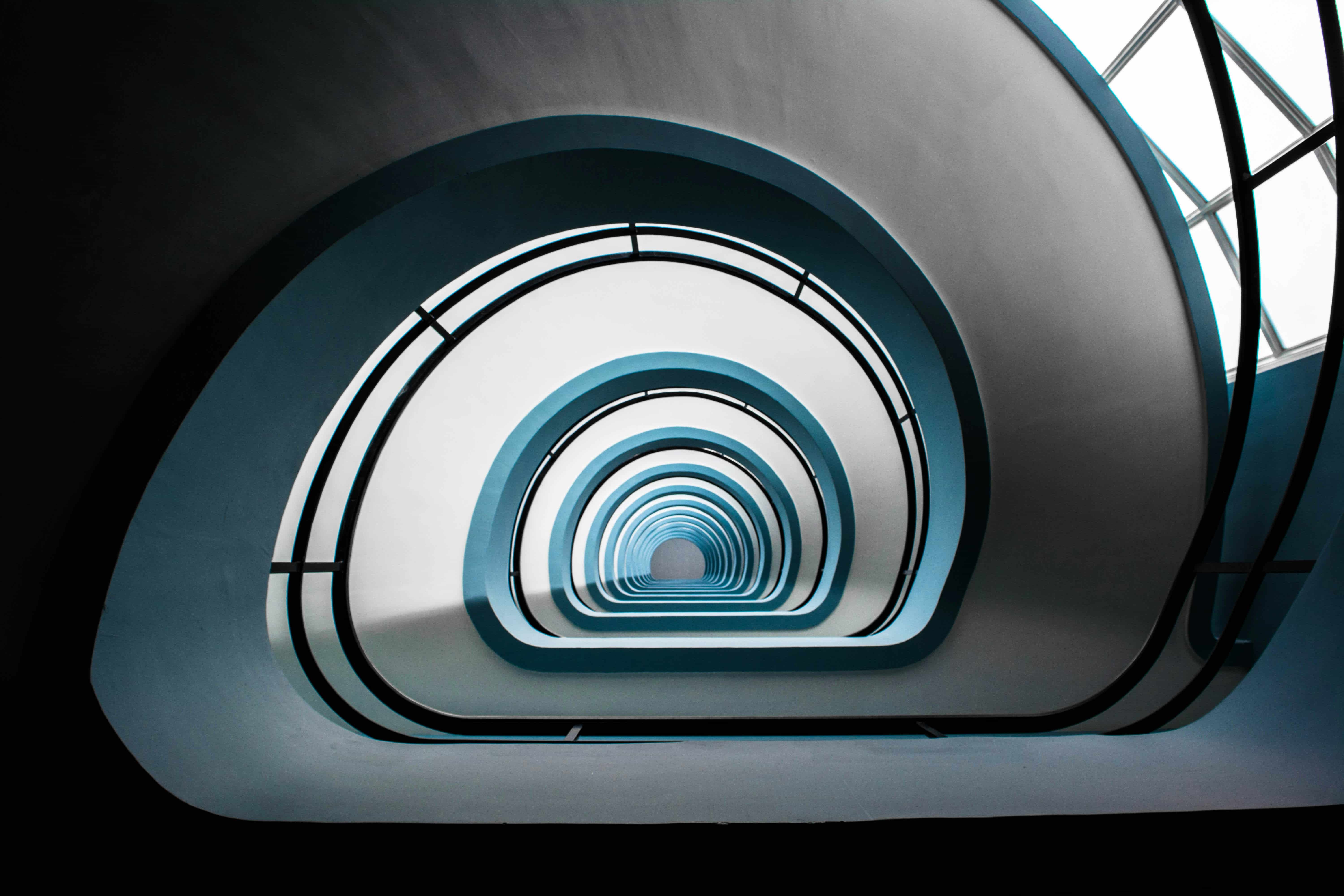 spiral walkway brentderanter/Unsplash
